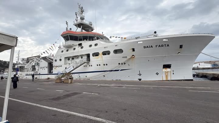 NAVIO DE INVESTIGAÇÃO BAÍA FARTA UMA DAS ATRACÇÕES EM NICE (UNOC3)