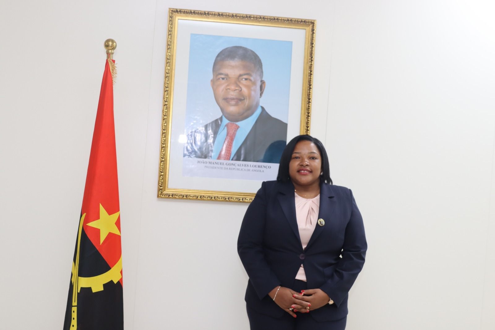 <br />
<b>Notice</b>:  Undefined index: title in <b>/home/gov/public_html/portais-governo-producao/themes/portalweb/galeria-itens.php</b> on line <b>148</b><br />
