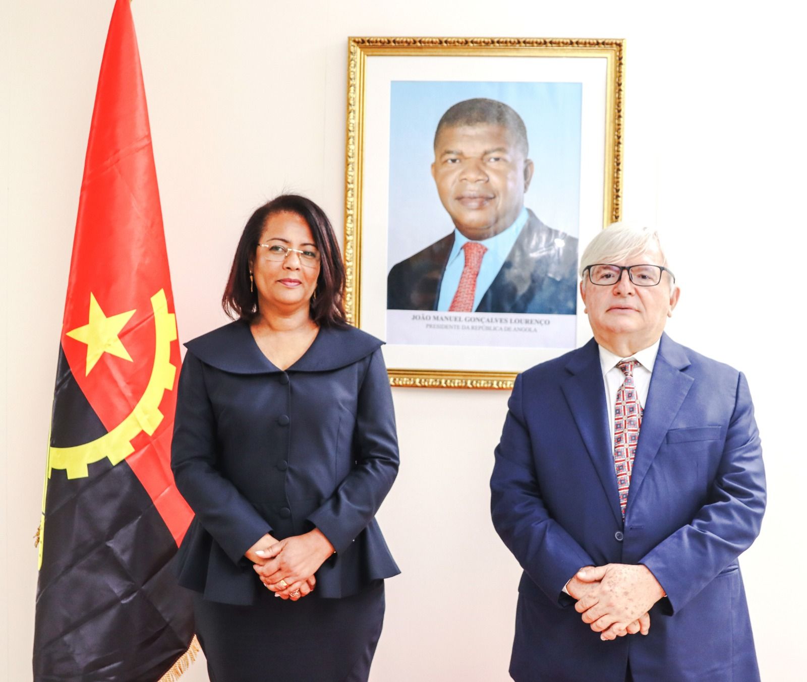ENCONTRO ENTRE A MINISTRA DO AMBIENTE DE ANGOLA E O MINISTRO DO SUPERIOR TRIBUNAL DE JUSTIÇA DO BRASIL.