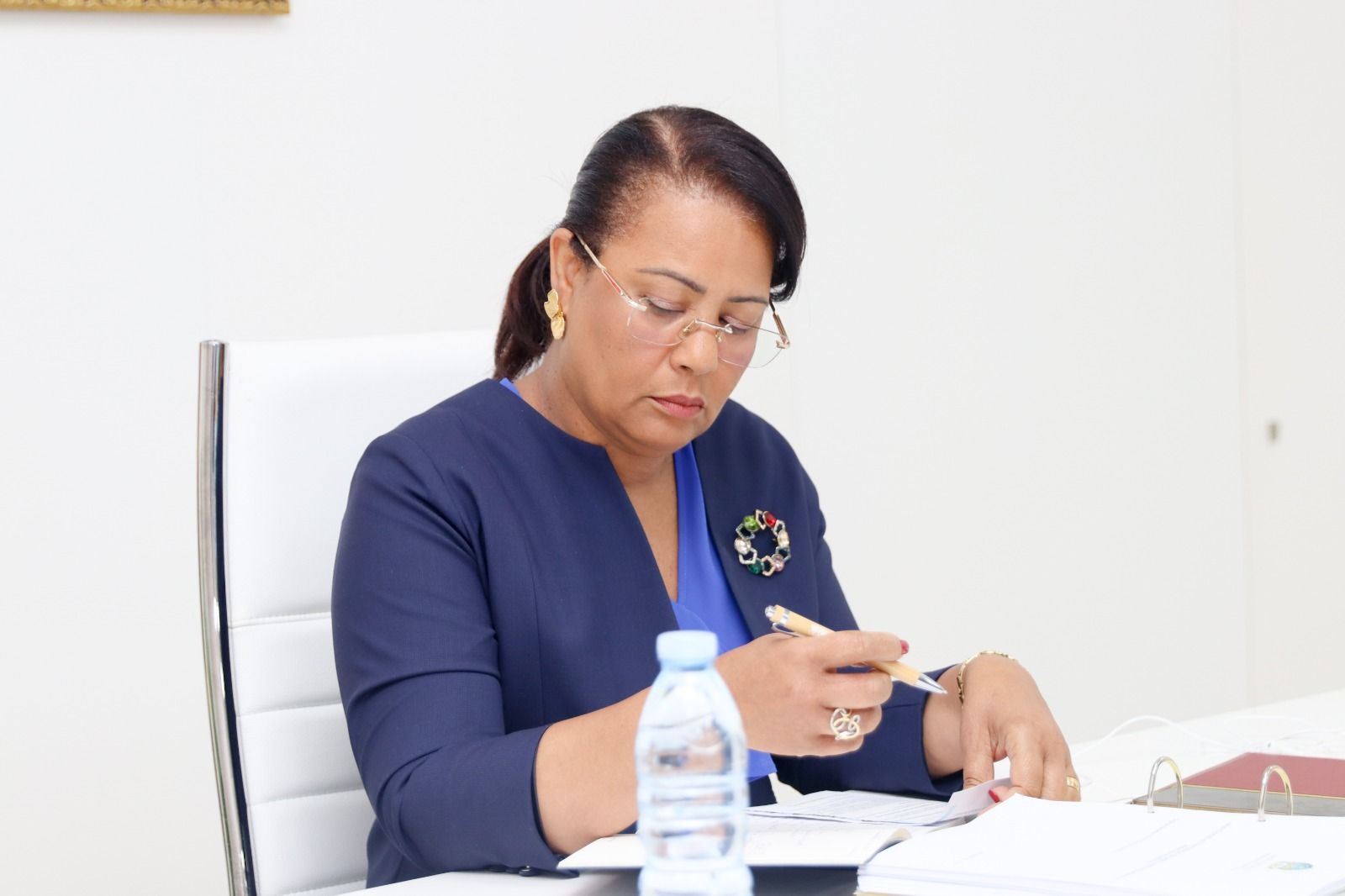 <br />
<b>Notice</b>:  Undefined index: title in <b>/home/gov/public_html/portais-governo-producao/themes/portalweb/galeria-itens.php</b> on line <b>148</b><br />
